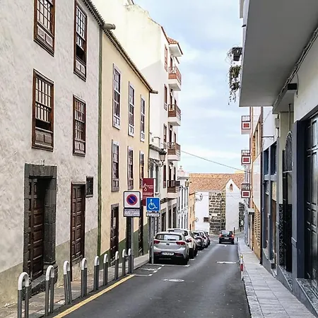 Cozy Old Town شقة *